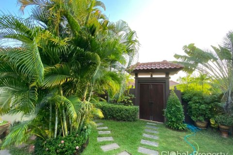 House in Pattaya, Thailand 2 bedrooms № 163966 - photo 2