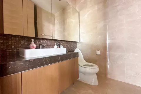 Кондоминиум с 2 спальнями в Патхум Ване, Бангкок, Таиланд № 136937 - фото 15