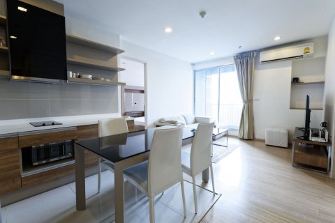 Кондоминиум с 2 спальнями в Клонг Тоэй, Бангкок, Таиланд № 136936 - фото 1