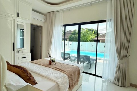 Villa in Pattaya, Thailand 4 bedrooms № 147059 - photo 12