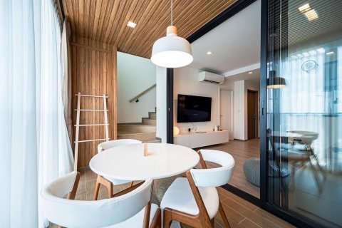 Кондоминиум с 2 спальнями в Чатучаке, Бангкок, Таиланд № 147061 - фото 3