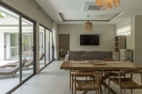 Villa in Ko Samui, Thailand 3 bedrooms № 147060 - photo 21
