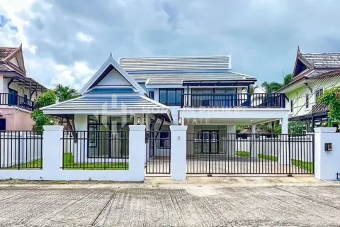 Maison à Chalong, Thaïlande 3 chambres № 156312 - photo 1