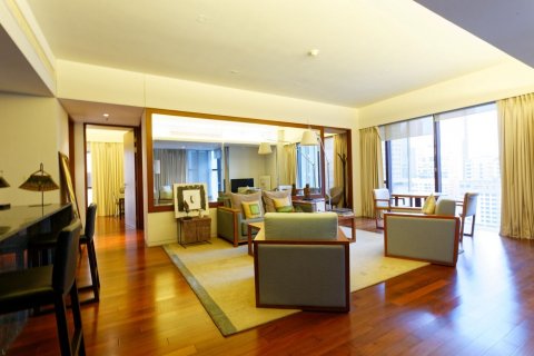 Кондоминиум с 2 спальнями в Патхум Ване, Бангкок, Таиланд № 145198 - фото 1