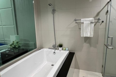 Студия в кондо в Патхум Ване, Бангкок, Таиланд № 145201 - фото 4