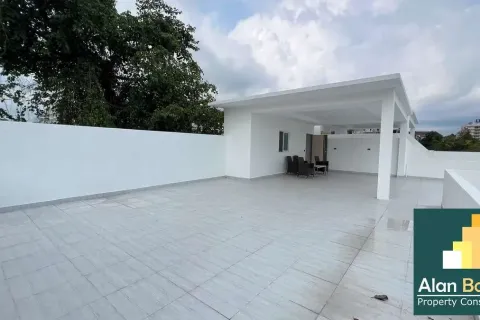 Casa de 6 dormitorios en Pattaya, Tailandia № 210998 - foto 19