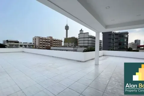 Casa de 6 dormitorios en Pattaya, Tailandia № 210998 - foto 18