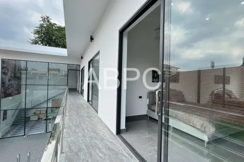 Casa de 6 dormitorios en Pattaya, Tailandia № 210998 - foto 5