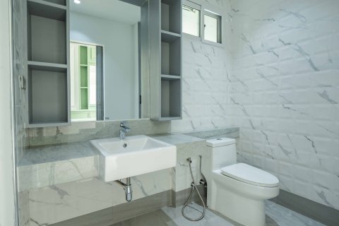 House in Phuket, Thailand 4 bedrooms № 161945 - photo 15