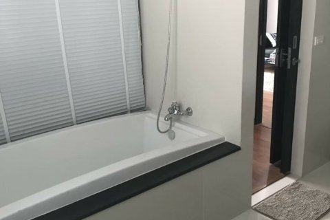 Condo à Pathum Wan, Bangkok, Thaïlande, 2 chambres  № 161948 - photo 6