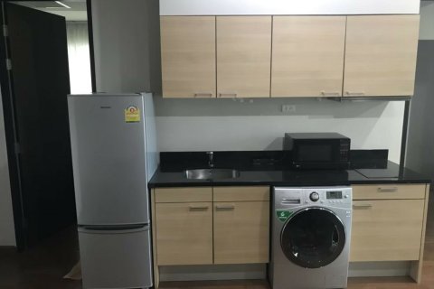 Condo à Pathum Wan, Bangkok, Thaïlande, 2 chambres  № 161948 - photo 10