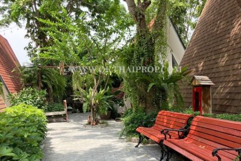 House in Pattaya, Thailand 19 bedrooms № 154351 - photo 4