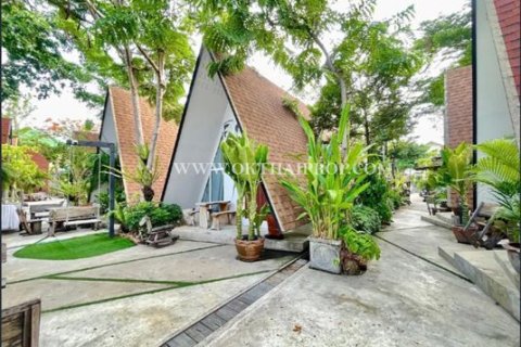 House in Pattaya, Thailand 19 bedrooms № 154351 - photo 12