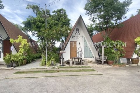 House in Pattaya, Thailand 19 bedrooms № 154351 - photo 1