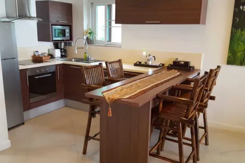 Condo in Phuket, Thailand, 2 bedrooms № 154348 - photo 2