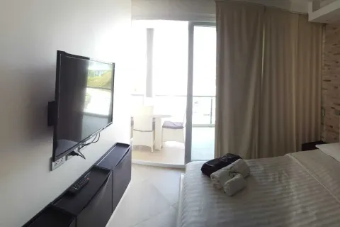 Condo in Phuket, Thailand, 2 bedrooms № 154348 - photo 11