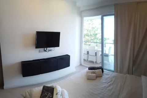 Condo in Phuket, Thailand, 2 bedrooms № 154348 - photo 9