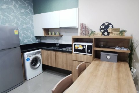 Condo à Watthana, Bangkok, Thaïlande, 2 chambres № 154349 - photo 9