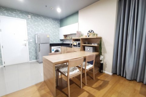 Condo à Watthana, Bangkok, Thaïlande, 2 chambres № 154349 - photo 10