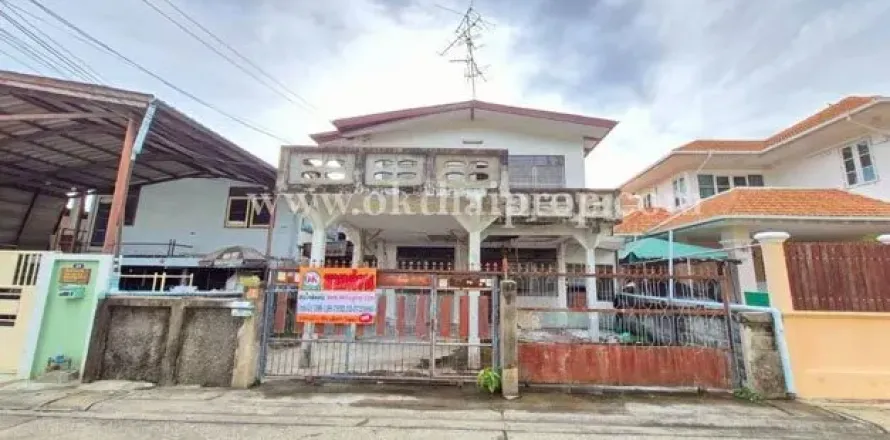 Maison à Nonthaburi, Thaïlande 4 chambres № 154350