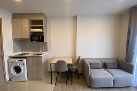 Studio in the Condo in Watthana, Bangkok, Thailand  № 154347 - photo 2