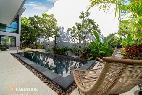 Villa in Bang Tao, Thailand 4 bedrooms № 179524 - photo 18