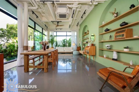 Villa in Bang Tao, Thailand 4 bedrooms № 179524 - photo 17