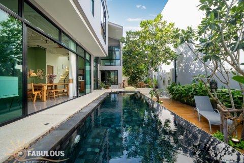 Villa in Bang Tao, Thailand 4 bedrooms № 179524 - photo 2