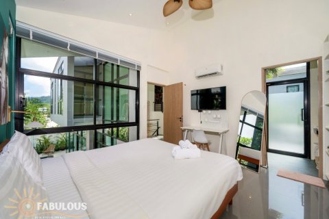 Villa in Bang Tao, Thailand 4 bedrooms № 179524 - photo 15