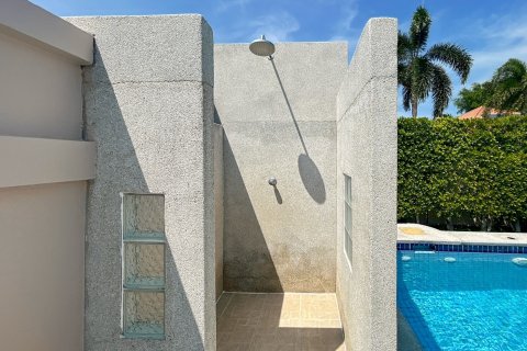 Villa in Hua Hin, Thailand 3 bedrooms № 168781 - photo 3