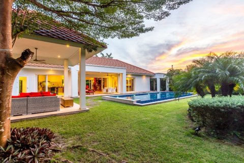 Villa in Hua Hin, Thailand 3 bedrooms № 168778 - photo 15