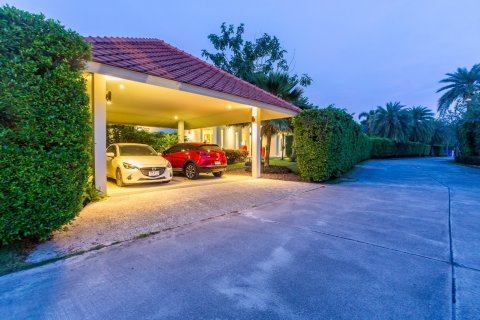 Villa in Hua Hin, Thailand 3 bedrooms № 168778 - photo 5