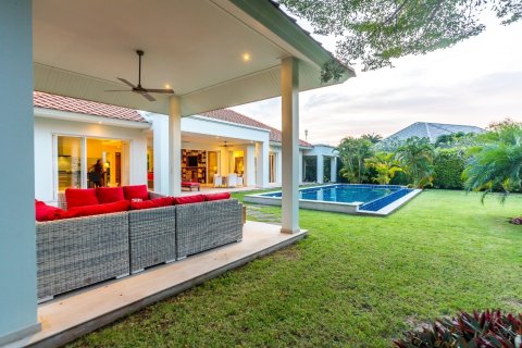 Villa in Hua Hin, Thailand 3 bedrooms № 168778 - photo 16