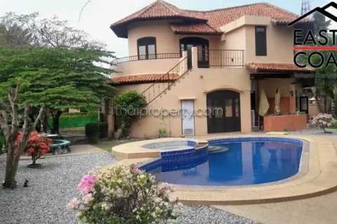Casa de 4 dormitorios en Pattaya, Tailandia № 212592 - foto 2