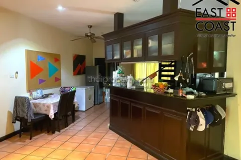 Casa de 4 dormitorios en Pattaya, Tailandia № 212592 - foto 7