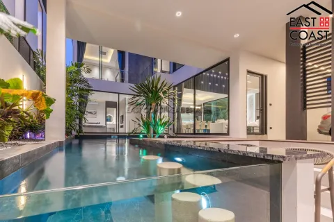 Casa de 5 dormitorios en Jomtien Beach, Pattaya, Tailandia № 212591 - foto 3