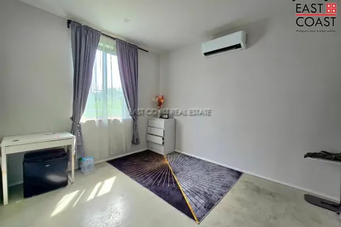 Casa de 4 dormitorios en Pattaya, Tailandia № 212595 - foto 12