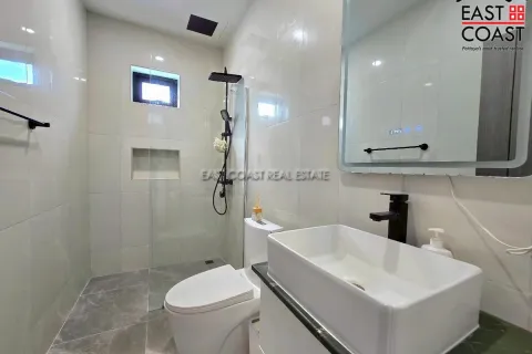 Casa de 4 dormitorios en Pattaya, Tailandia № 212595 - foto 27