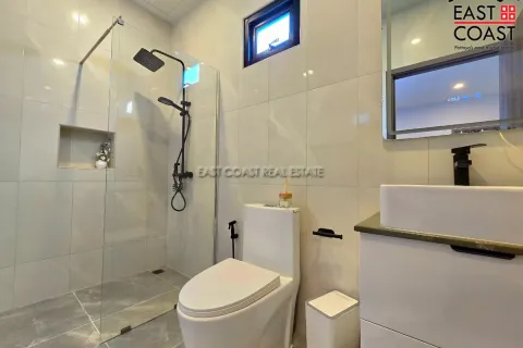 Casa de 4 dormitorios en Pattaya, Tailandia № 212595 - foto 24