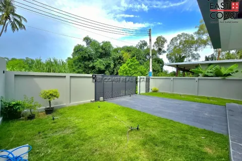 Casa de 4 dormitorios en Pattaya, Tailandia № 212595 - foto 3