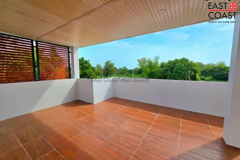 Casa de 4 dormitorios en Pattaya, Tailandia № 212595 - foto 28