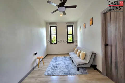 Casa de 4 dormitorios en Pattaya, Tailandia № 212595 - foto 14
