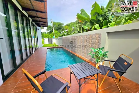 Casa de 4 dormitorios en Pattaya, Tailandia № 212595 - foto 5