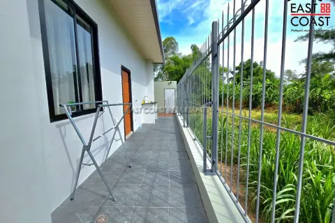 Casa de 4 dormitorios en Pattaya, Tailandia № 212595 - foto 7
