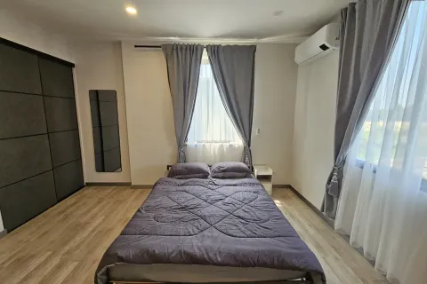Casa de 4 dormitorios en Pattaya, Tailandia № 212595 - foto 25