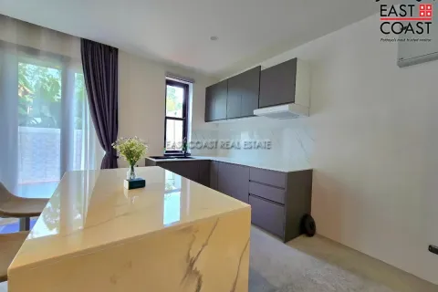 Casa de 4 dormitorios en Pattaya, Tailandia № 212595 - foto 11