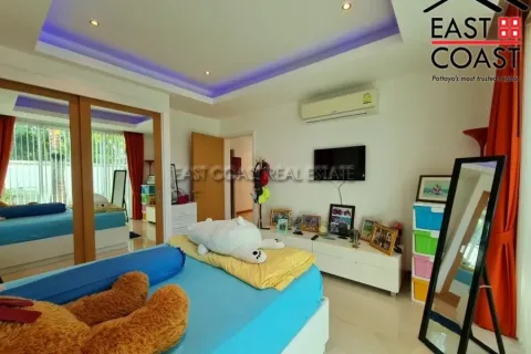 Casa de 3 dormitorios en Pattaya, Tailandia № 212597 - foto 9