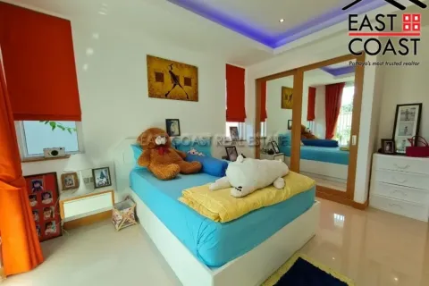 Casa de 3 dormitorios en Pattaya, Tailandia № 212597 - foto 10