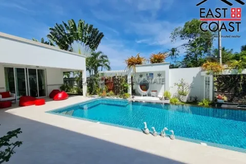 Casa de 3 dormitorios en Pattaya, Tailandia № 212597 - foto 3
