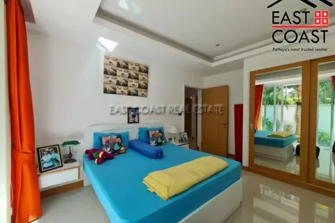 Casa de 3 dormitorios en Pattaya, Tailandia № 212597 - foto 11
